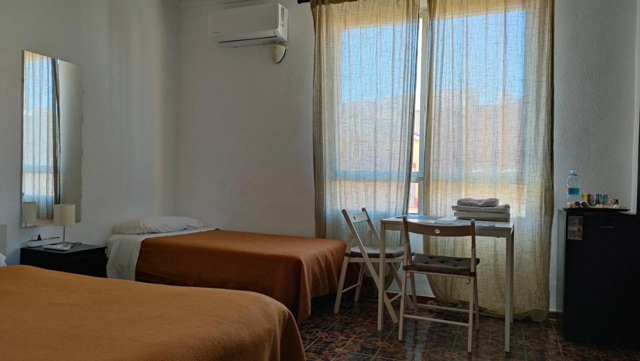 Pension Benavente Ap-7 3Min Coche Playa 5 Min Self Check-In 24H Moncófar Exterior foto